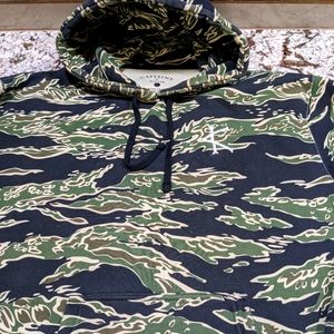 Men's Caffeine & Kilos Tiger Camo Hoodie L
